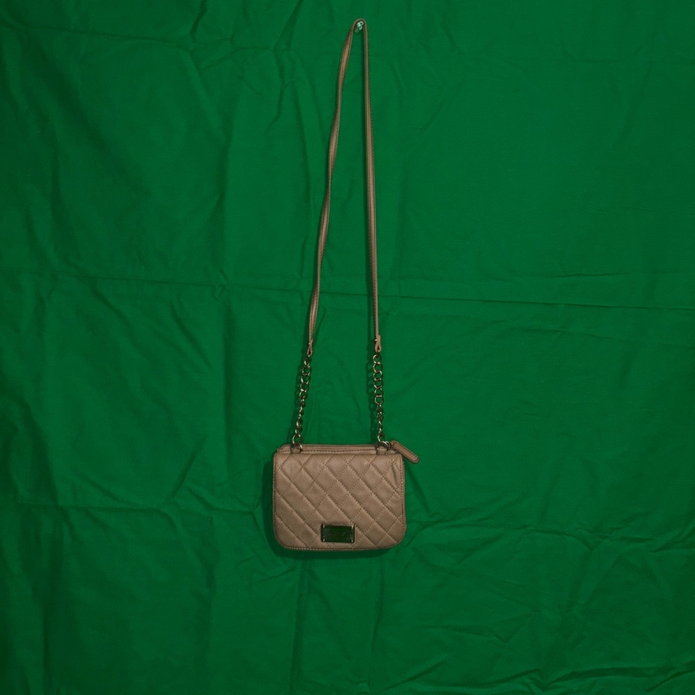 Elegant Tan Quilted Crossbody Bag - Picture 6 of 6